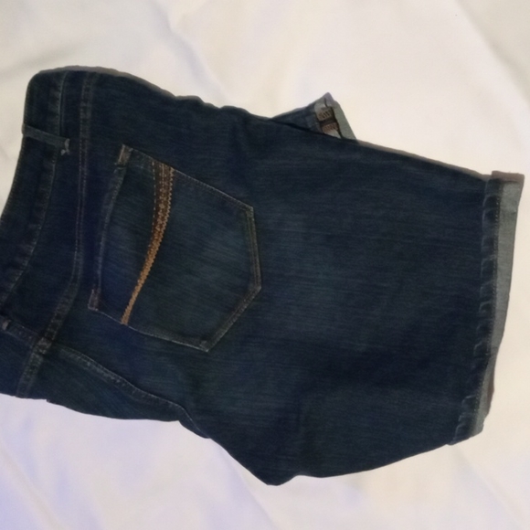 NWOT SONOMA BERMUDA SHORTS - Picture 3 of 3